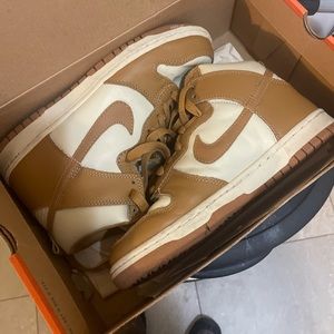 Women’s Nike dunk high rope/maple vintage